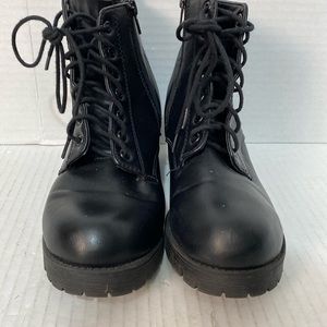 Soda High Top Shoes size 7.5 Black